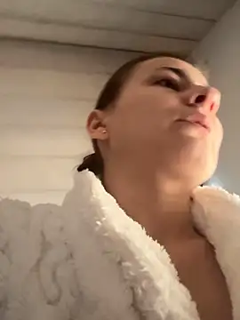 IsabellaEtha online show from December 15, 2025, 10:08 am