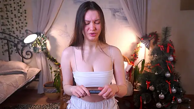 EvaDowe online show from February 3, 2026, 4:43 am