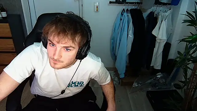 Rudi2007Eye online show from February 25, 2026, 7:34 pm