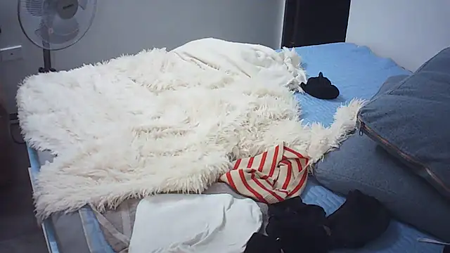 Linh linh01 online show from October 27, 2025, 12:09 pm