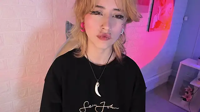 Hannahpage online show from October 17, 2025, 11:35 am