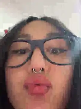 saranghae  online show from April 19, 2026, 8:33 pm