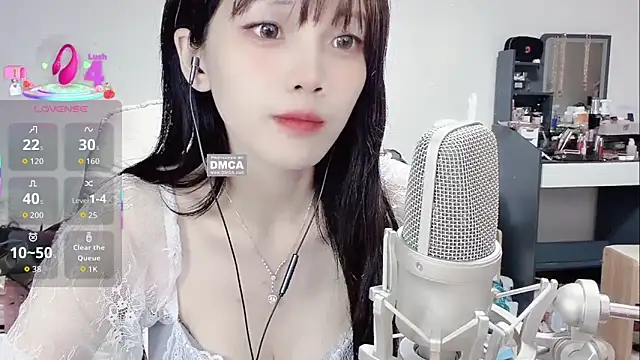 twlilybae online show from March 1, 2026, 11:45 am