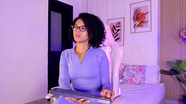 Ayleen Dunkan online show from March 3, 2026, 1:06 pm