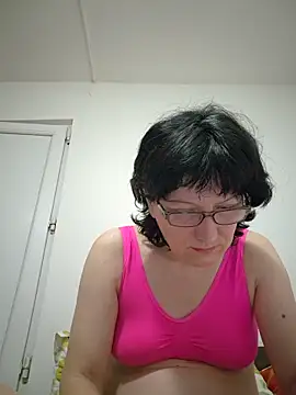 Vera Elle online show from March 28, 2026, 6:29 pm