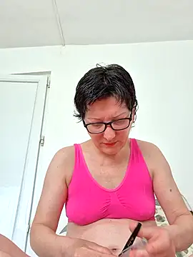 Vera Elle online show from April 19, 2026, 6:13 am