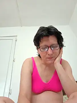 Snapshot of Vera_Elle chatting on May 21, 2026, 6:42 am Vera Elle online show from May 21, 2026, 6:42 am