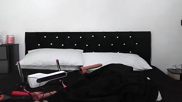 Snapshot of OliviaRyan22 chatting on March 16, 2026, 5:44 am OliviaRyan22 online show from March 16, 2026, 5:44 am