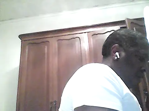 Snapshot of perlados chatting on June 24, 2026, 7:24 pm perlados online show from June 24, 2026, 7:24 pm