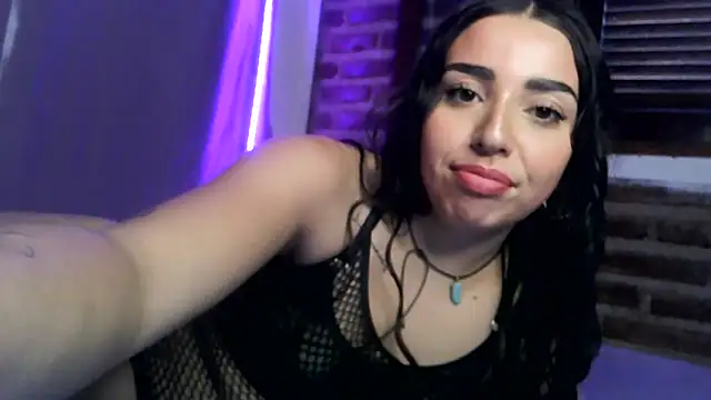 sweetbrunette22 online show from December 1, 2025, 4:34 pm