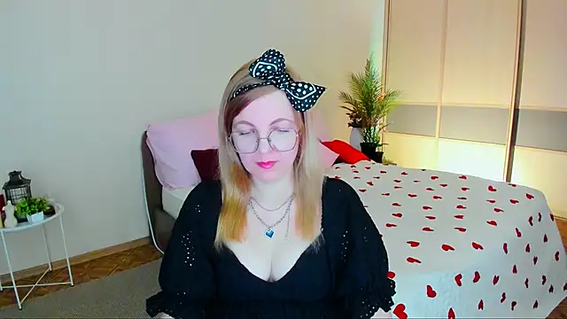 YourUniverser online show from May 25, 2026, 4:51 am