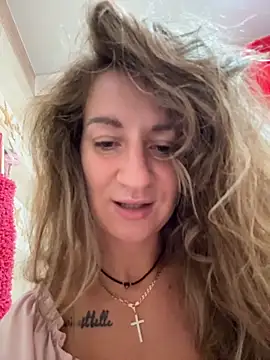 Snapshot of EvvaMur chatting on February 3, 2026, 2:53 am EvvaMur online show from February 3, 2026, 2:53 am