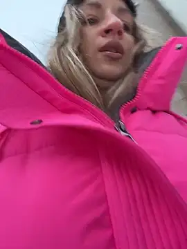 Snapshot of EvvaMur chatting on February 9, 2026, 2:04 am EvvaMur online show from February 9, 2026, 2:04 am