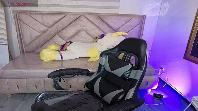 Luna Star v online show from November 6, 2025, 3:29 am