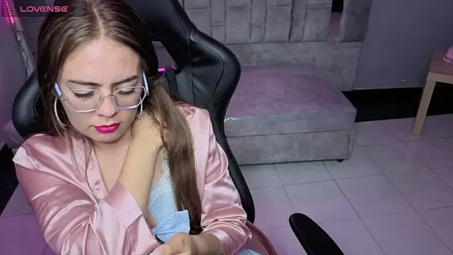 Luna Star v online show from November 16, 2025, 8:42 am