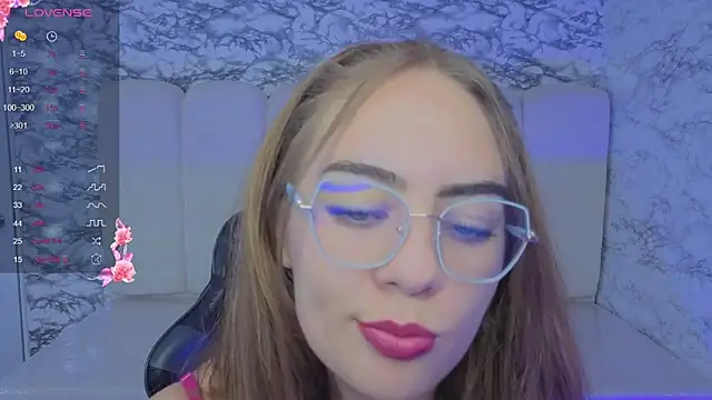 Luna Star v online show from November 27, 2025, 3:41 am