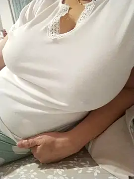 zerdaliii online show from November 4, 2025, 7:46 pm