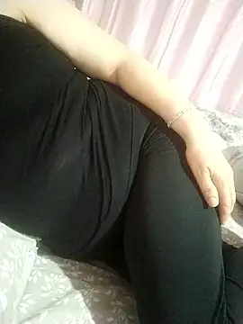 zerdaliii online show from March 28, 2026, 7:57 pm