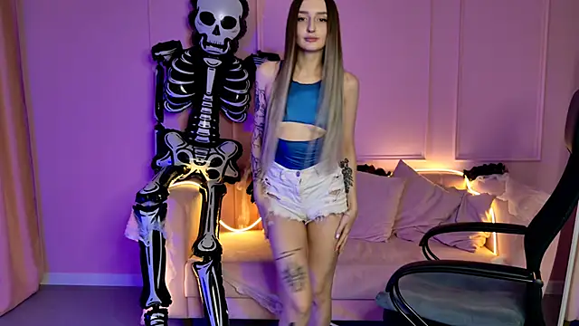 AliceLids online show from October 20, 2025, 1:11 pm