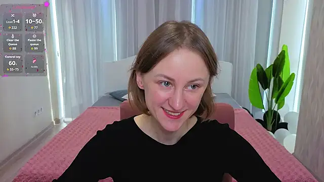 LuluChiiii online show from November 17, 2025, 10:54 am