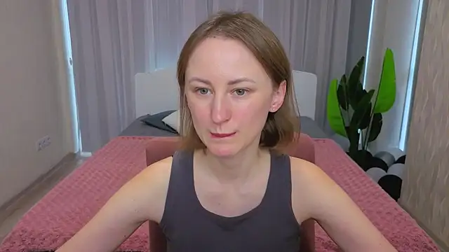 LuluChiiii online show from November 25, 2025, 12:38 pm