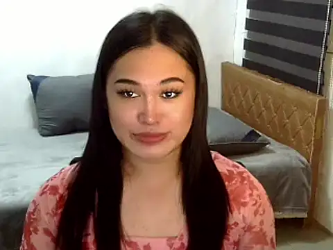 Annierose ts online show from September 13, 2025, 8:14 am