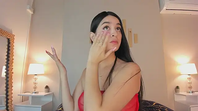 natachadiaz  online show from October 10, 2025, 11:09 am