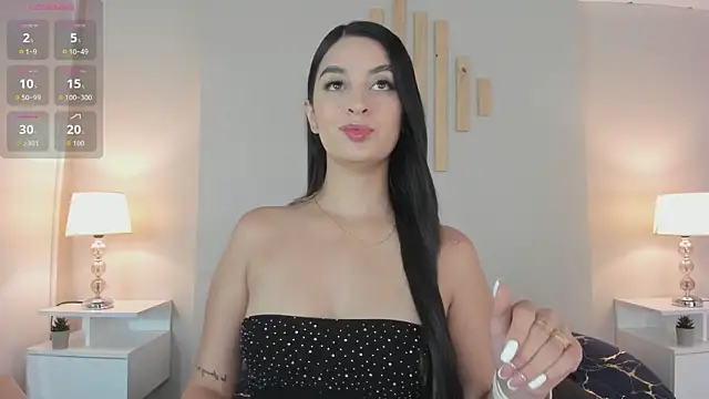 natachadiaz  online show from October 17, 2025, 11:24 am