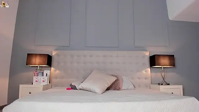 KellyRooss online show from September 13, 2025, 11:54 am