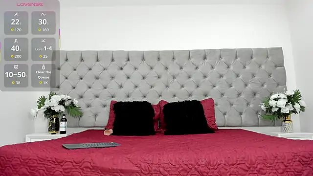 KellyRooss online show from October 10, 2025, 7:24 pm