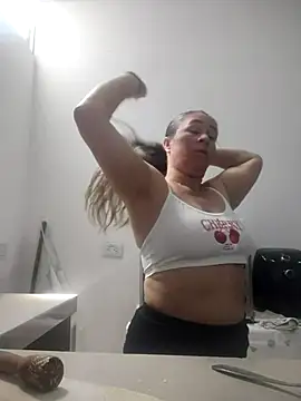 Nala1986 online show from October 19, 2025, 5:02 pm