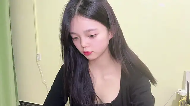 Nicole-13 online show from November 5, 2025, 10:59 am