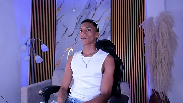 JulienSaint online show from April 22, 2026, 11:45 am