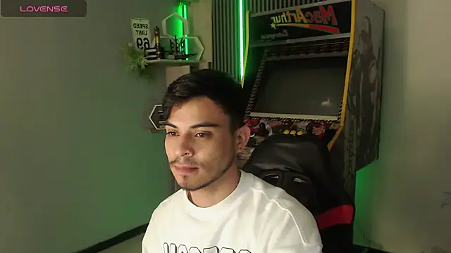 Bastian MCcormick online show from November 23, 2025, 4:12 am