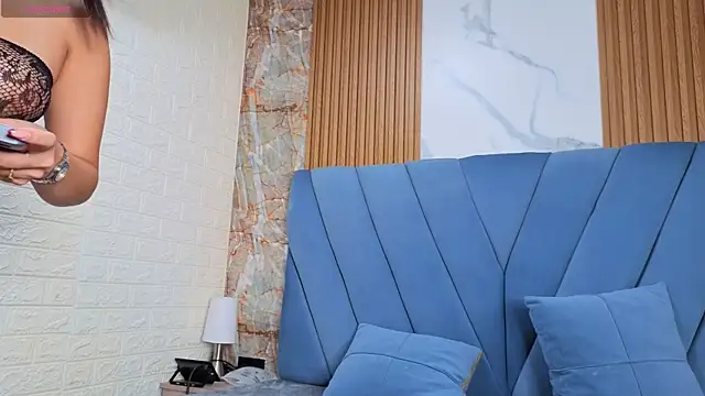 nathalia koch  online show from January 6, 2026, 9:39 pm