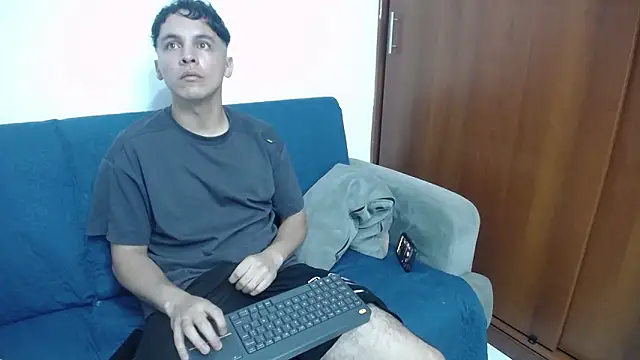 Snapshot of Andres_69_Fantasy chatting on June 21, 2026, 11:18 pm Andres 69 Fantasy online show from June 21, 2026, 11:18 pm