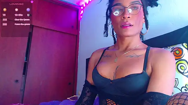 Cristalhottie2324 online show from November 13, 2025, 9:36 pm