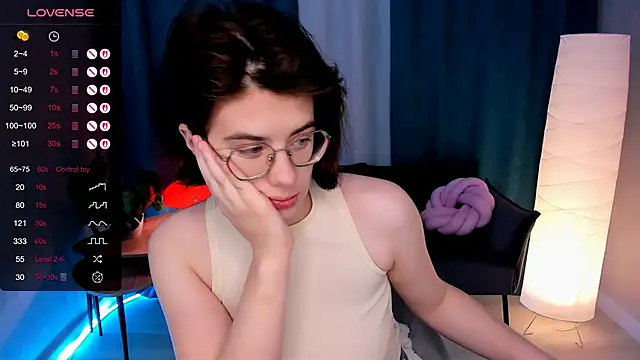 BellaCaress online show from November 19, 2025, 2:22 am