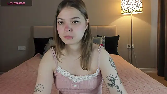 patriciapink online show from November 19, 2025, 9:20 am