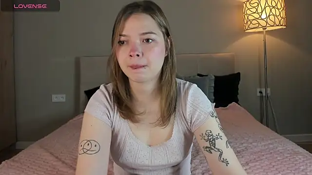 patriciapink online show from November 30, 2025, 9:57 am