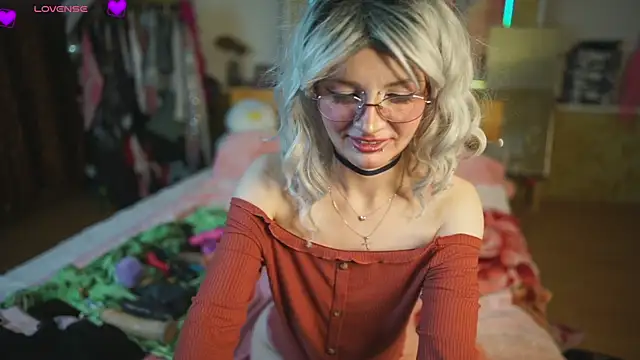 Dia Angel online show from April 24, 2026, 6:43 pm