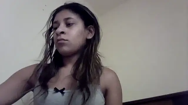 Snapshot of lily_blues chatting on August 1, 2026, 11:25 pm lily blues online show from August 1, 2026, 11:25 pm