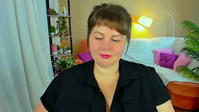 CrystaalStaar online show from October 10, 2025, 7:13 pm