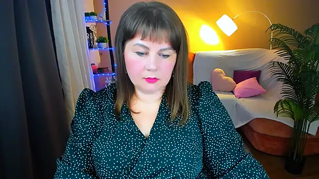 CrystaalStaar online show from November 14, 2025, 9:35 pm