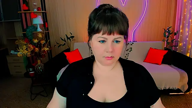 CrystaalStaar online show from April 8, 2026, 4:01 am