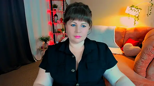 CrystaalStaar online show from April 29, 2026, 7:42 pm