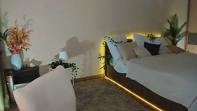 YourLovellyStory online show from October 22, 2025, 9:20 am