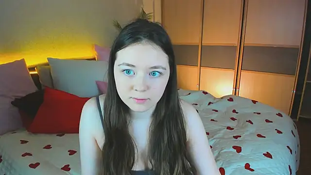 AlluringLookk online show from March 28, 2026, 4:45 am