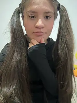 Emilyybennet  online show from March 21, 2026, 11:08 pm