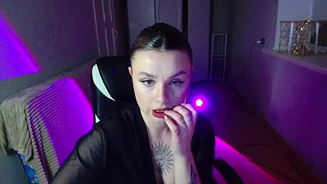 AngelicaHollywood online show from February 20, 2026, 10:32 pm